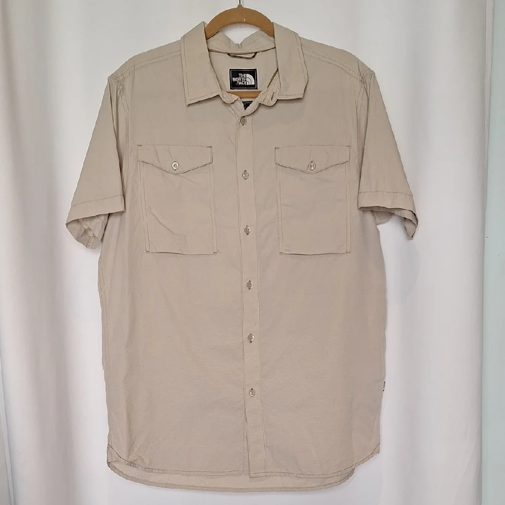 The North Face Mens Tan Button Down Short Sleeve Outdoor Shirt Size Large